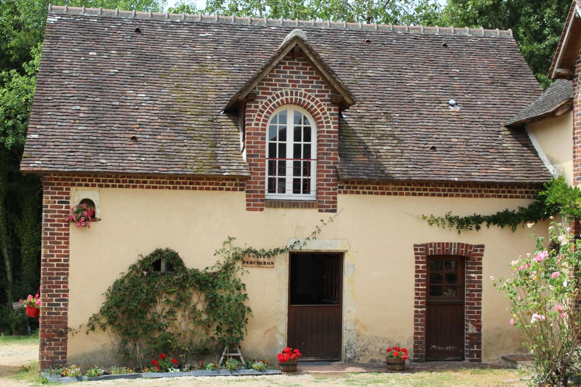 Gite Des Etangs De Beaulieu Le Plessis-Dorin Exteriör bild