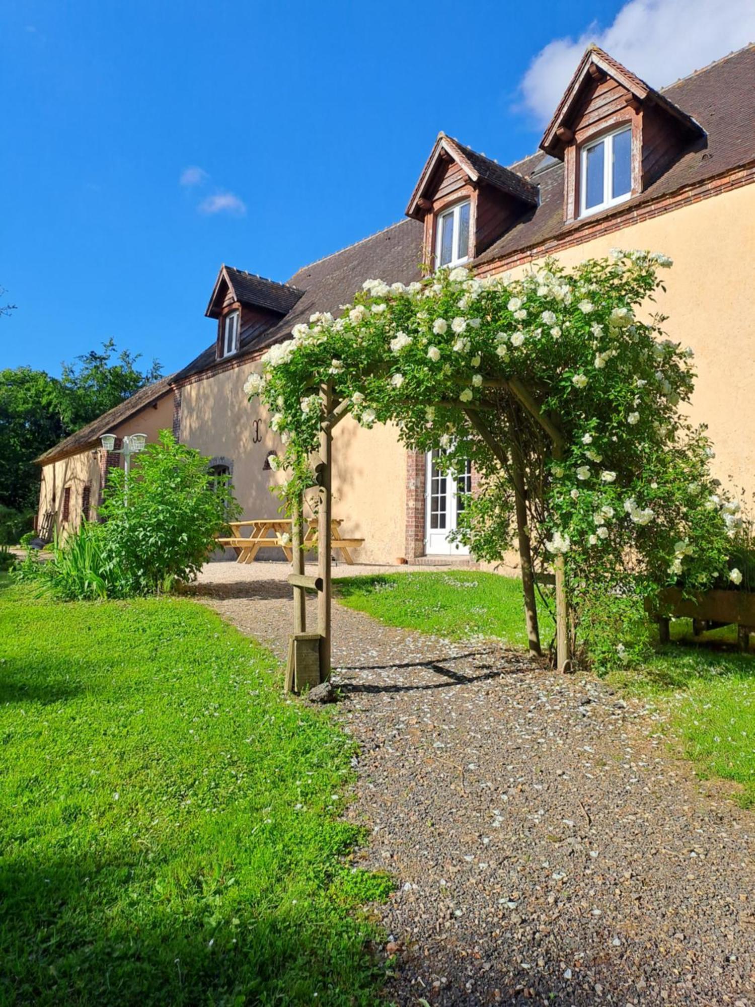 Gite Des Etangs De Beaulieu Le Plessis-Dorin Exteriör bild
