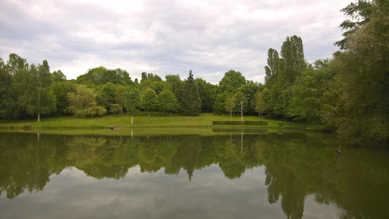 Gite Des Etangs De Beaulieu Le Plessis-Dorin Exteriör bild